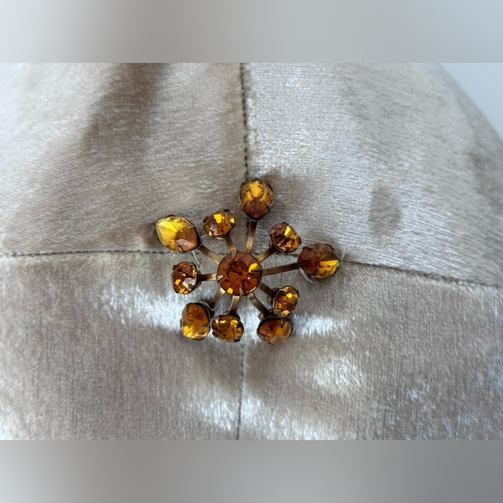 Vintage 60s evelyn varon beret Beige velour hat amber rhinestone - Picture 7 of 10